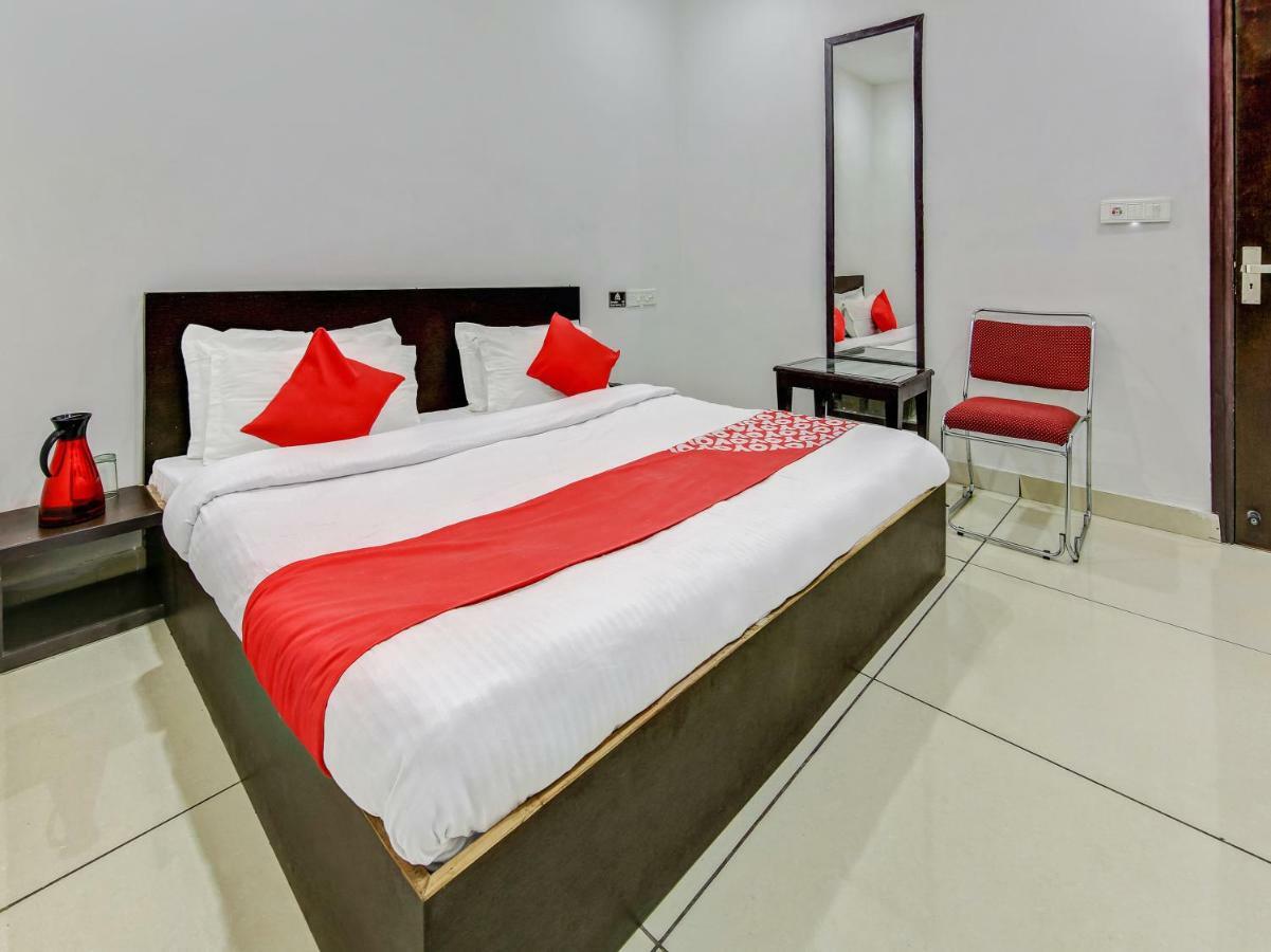 Oyo 27999 Hotel Deep Sirsa Exterior photo