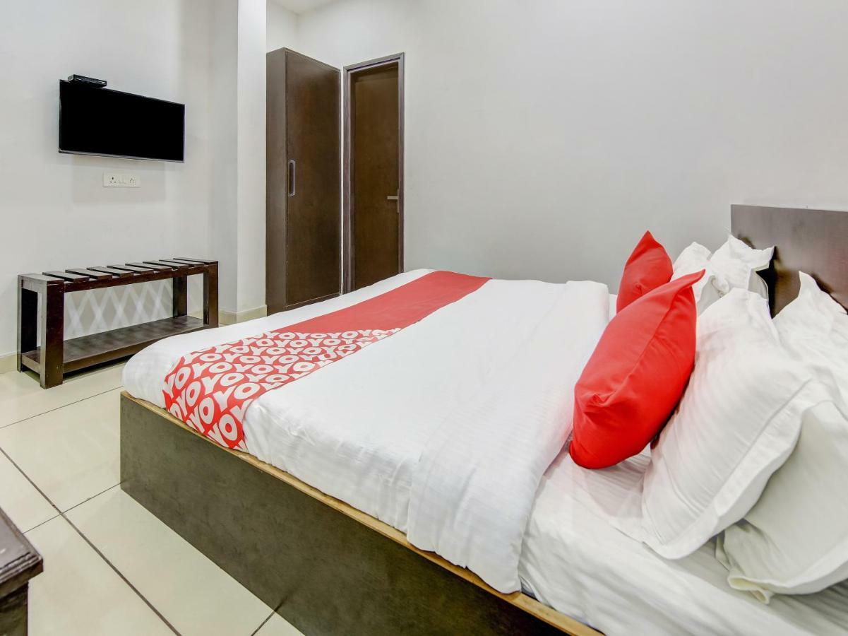 Oyo 27999 Hotel Deep Sirsa Exterior photo