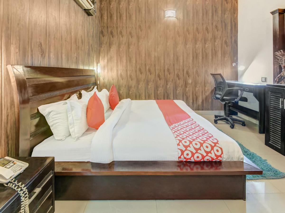 Oyo 27999 Hotel Deep Sirsa Exterior photo