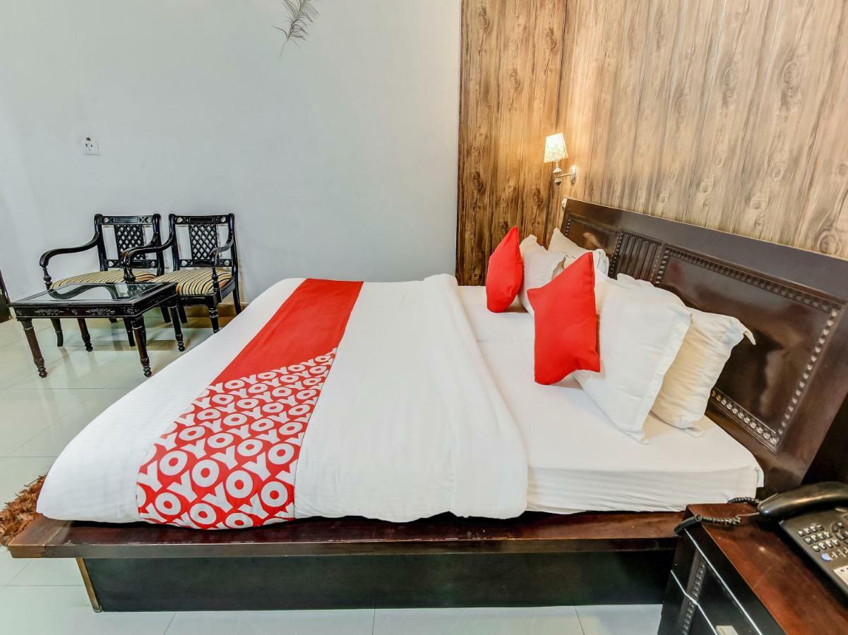 Oyo 27999 Hotel Deep Sirsa Exterior photo