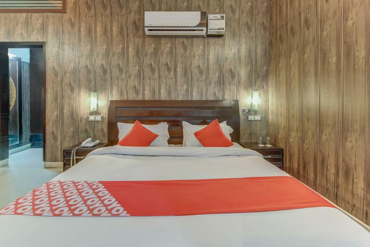 Oyo 27999 Hotel Deep Sirsa Exterior photo