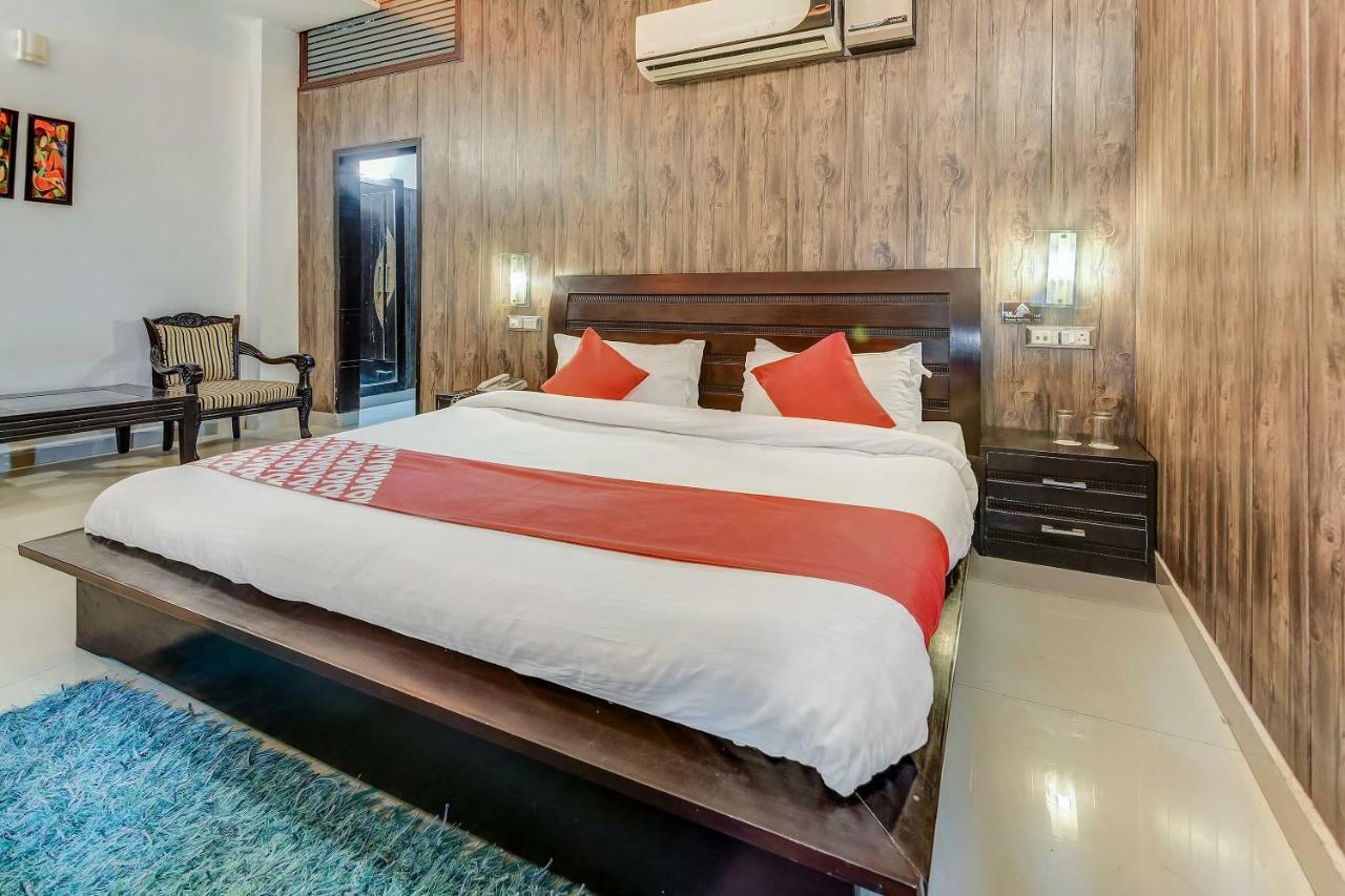 Oyo 27999 Hotel Deep Sirsa Exterior photo