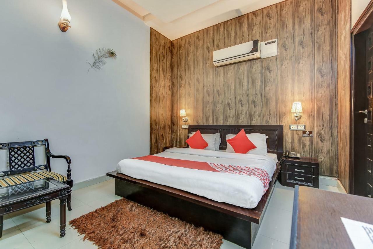 Oyo 27999 Hotel Deep Sirsa Exterior photo